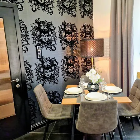 Grand Luxuryb&b -piotrkowska St Free Parking Apartment